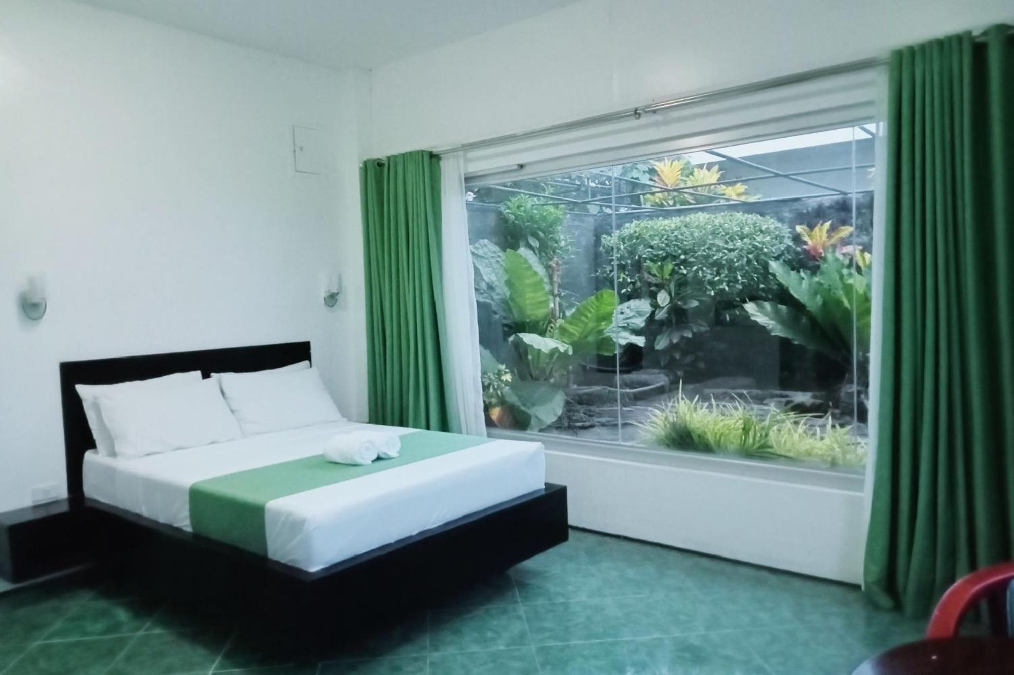 Garin Farm Pilgrimage Resort Powered By Cocotel San Joaquin Bilik gambar